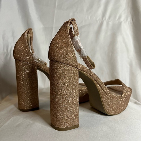 Lulus Arrabella Rose Gold Glitter Platform Ankle Strap
Heels - Picture 7 of 13